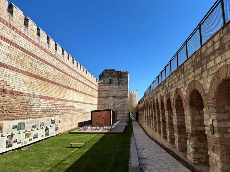 Walls of Contantinople and Byzantine Palace Tour - Chora area stop, tea breaks, and photo-friendly guidance