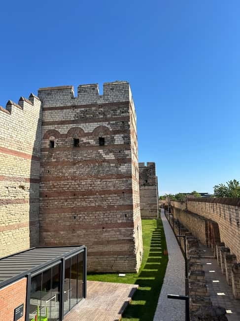 Walls of Contantinople and Byzantine Palace Tour - Walking the Walls of Constantinople and spotting surviving towers