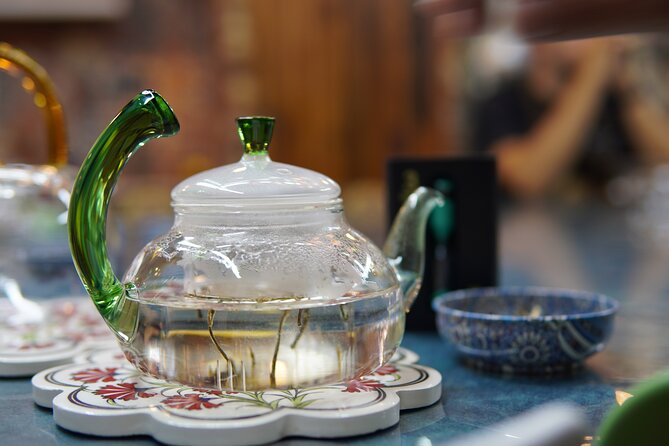 World Teas and Turkish Tea Brewing & Tasting Workshop in Istanbul - Your 90 Minutes of Tea Worlds in Order