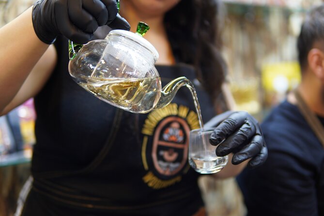 World Teas and Turkish Tea Brewing & Tasting Workshop in Istanbul - Chinese Gaiwan Brewing: The Delicate Side of Tea