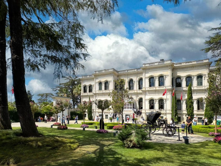 Yildiz Palace & Park: Skip-the-Line Entry with Audio Guide - Entering the complex: how to get your bearings fast